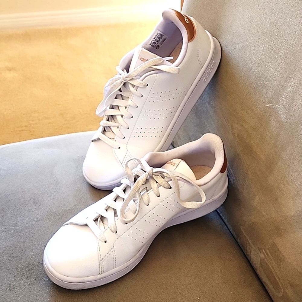 ADIDAS women's leather sneaker